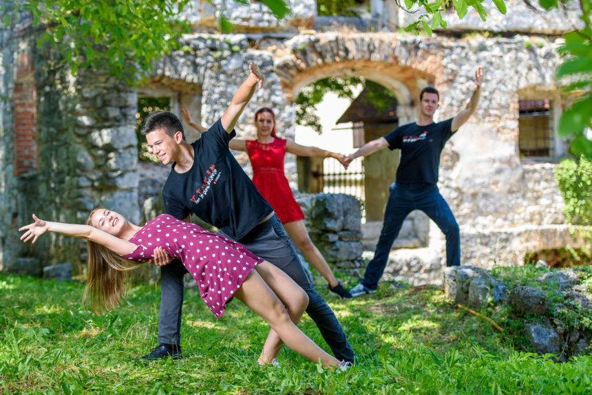 Začetek plesne sezone – ker je ples življenje! Začetek plesne sezone – ker je ples življenje!